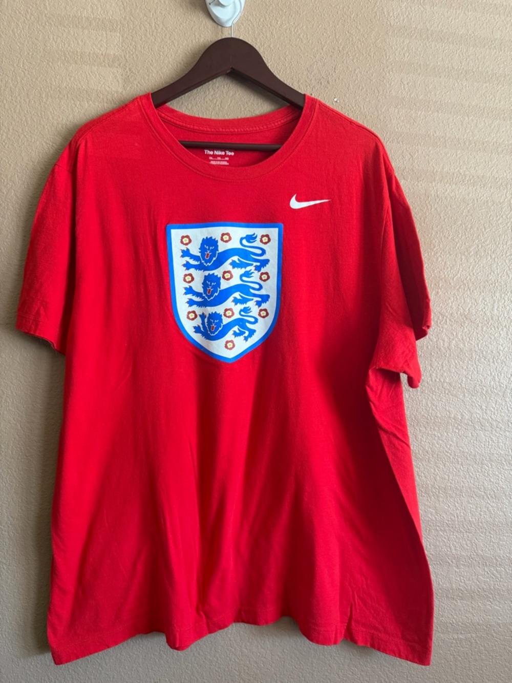 Nike Men’s Red England Crest Short Sleeve Tee Size XXL